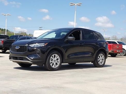 Used 2025 Ford Escape Active w/ Active Premium Tech Pack AWD/4WD image 4