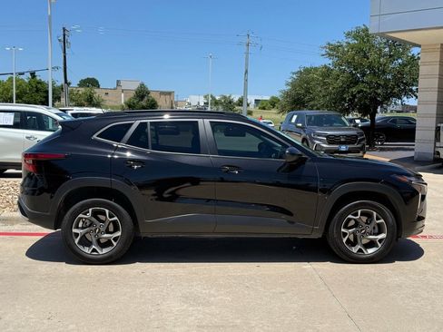 Used 2024 Chevrolet Trax LT w/ Driver Confidence Package FWD image 7