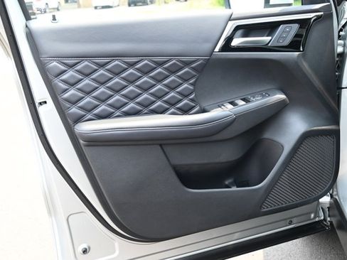 New 2023 Mitsubishi Outlander SEL AWD/4WD image 16