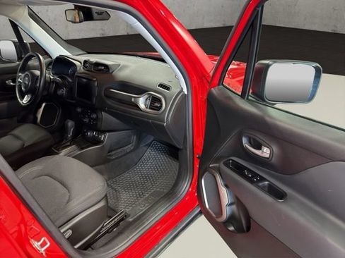 Used 2023 Jeep Renegade Latitude w/ Premium Group AWD/4WD image 19