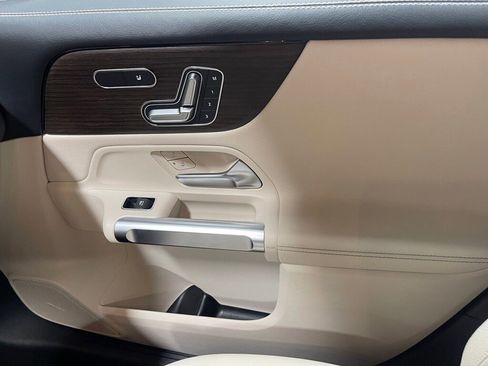 Used 2026 Mercedes-Benz GLB 250 4MATIC image 27