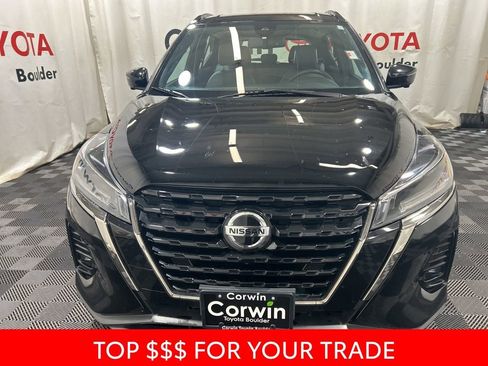 Used 2021 Nissan Kicks SR image 2