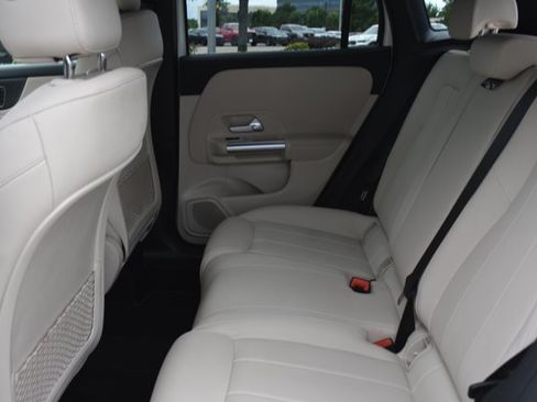 Used 2025 Mercedes-Benz GLA 250 image 15