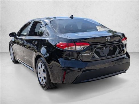 Used 2022 Toyota Corolla LE image 8