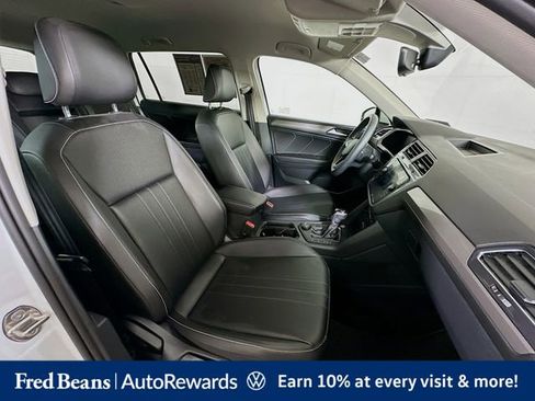 Used 2022 Volkswagen Tiguan SE AWD/4WD image 33