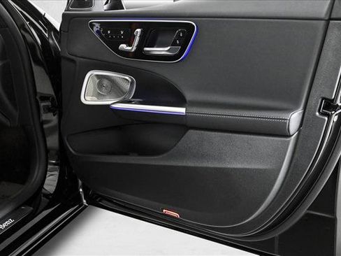 Certified 2025 Mercedes-Benz C 300 4MATIC Sedan image 20