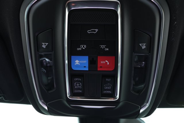 New 2027 Jeep Grand Cherokee Laredo X RWD image 20