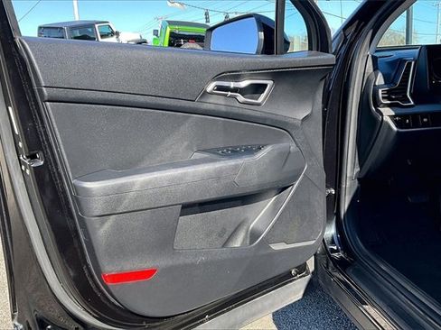 Used 2024 Kia Sportage LX image 17