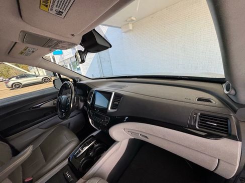 Used 2016 Honda Pilot Touring image 15