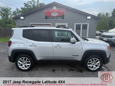 Used 2017 Jeep Renegade Latitude w/ Popular Equipment Group AWD/4WD image 2