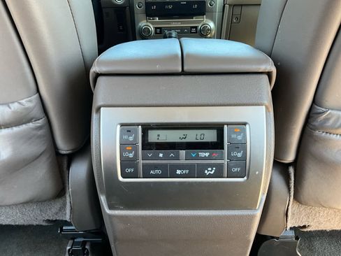 Used 2018 Lexus GX 460 Premium w/ Premium Package AWD/4WD image 25