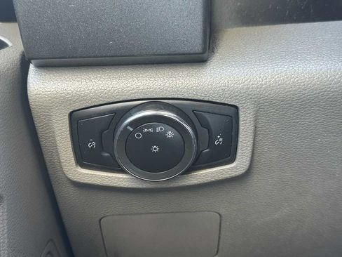 Used 2020 Ford F550 2WD Regular Cab Super Duty image 30