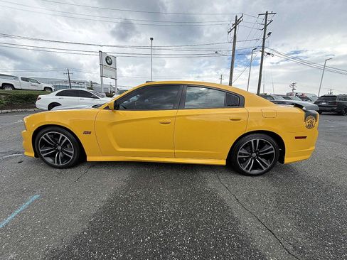 Used 2012 Dodge Charger SRT8 Super Bee w/ Driver Convenience Group II RWD image 11