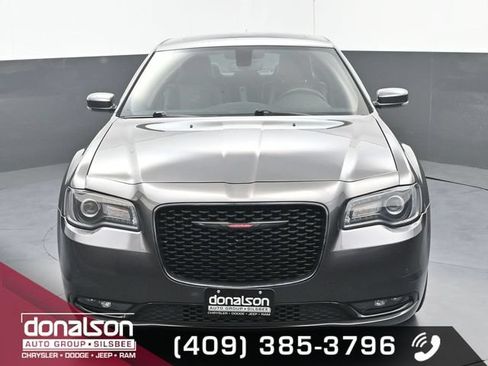 Used 2023 Chrysler 300 S RWD image 3