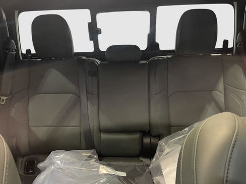 New 2026 Jeep Gladiator Mojave image 23