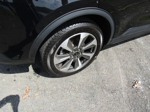 Used 2025 Ford Escape Platinum AWD/4WD image 19