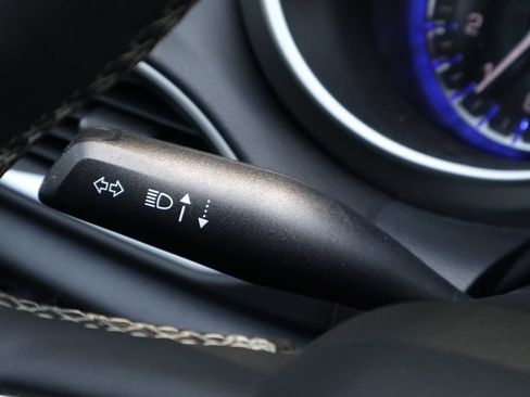 Used 2025 Chrysler Pacifica Select FWD image 23