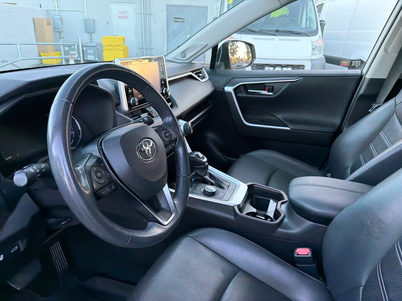 Used 2020 Toyota RAV4 Limited AWD/4WD image 5