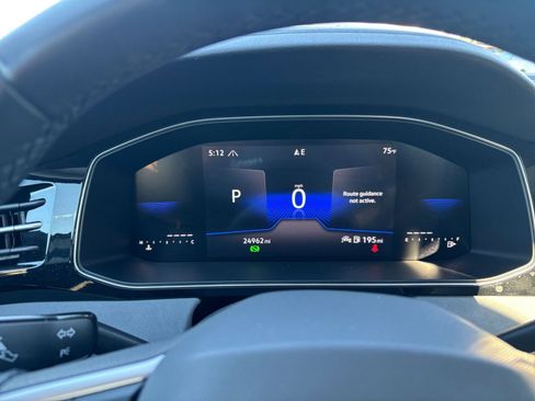 Used 2025 Volkswagen Jetta SE image 39