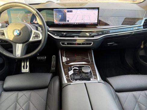 Used 2024 BMW X5 xDrive40i w/ M Sport Package image 10