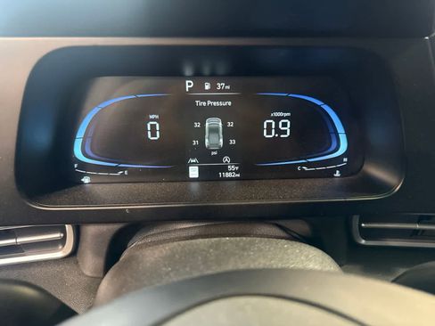 Used 2025 Hyundai Elantra SE w/ Cargo Package FWD image 19