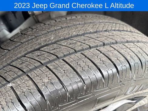 Used 2023 Jeep Grand Cherokee L Laredo AWD/4WD image 32