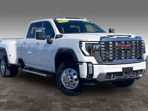 Used 2024 GMC Sierra 3500 Denali w/ Denali Reserve Package image 11