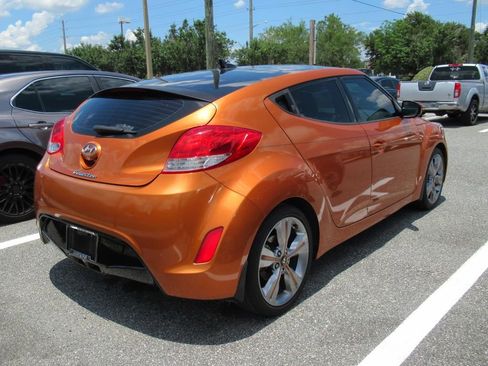 Used 2016 Hyundai Veloster w/ Option Group 02 FWD image 4