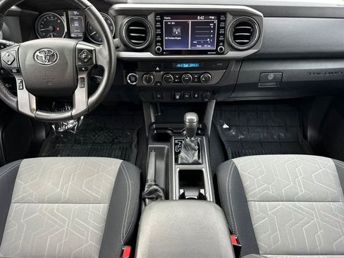 Used 2021 Toyota Tacoma TRD Off-Road image 3