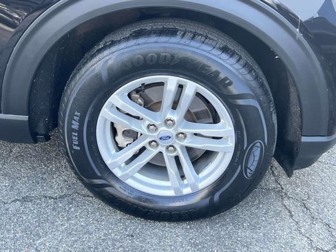 Certified 2022 Ford Explorer XLT image 7