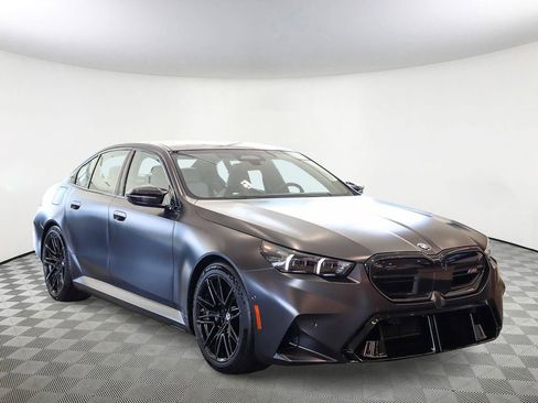 New 2026 BMW M5 Base w/ Executive Package image 3