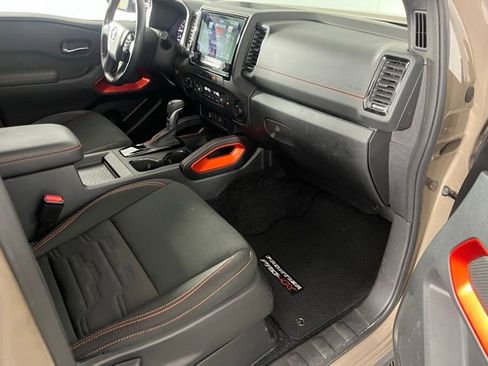 Used 2024 Nissan Frontier PRO-4X w/ Technology Package AWD/4WD image 16