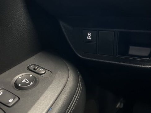 Certified 2023 Honda HR-V LX image 22