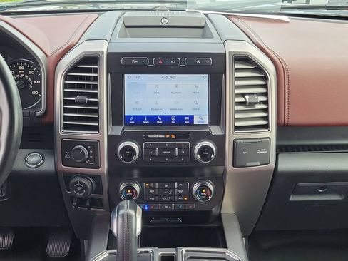 Used 2019 Ford F150 Platinum w/ Equipment Group 701A Luxury AWD/4WD image 18
