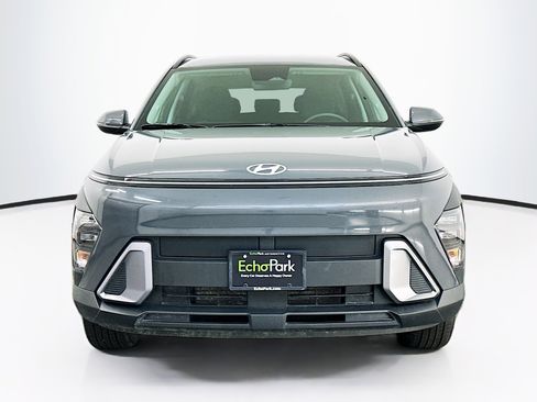 Used 2025 Hyundai Kona SEL image 2