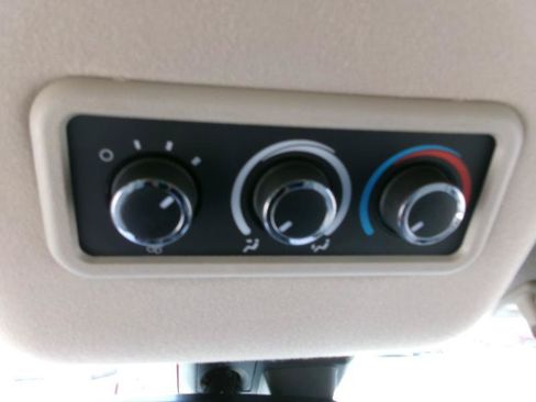 Used 2025 Chevrolet Express 3500 LT w/ LT Preferred Equipment Group RWD image 13