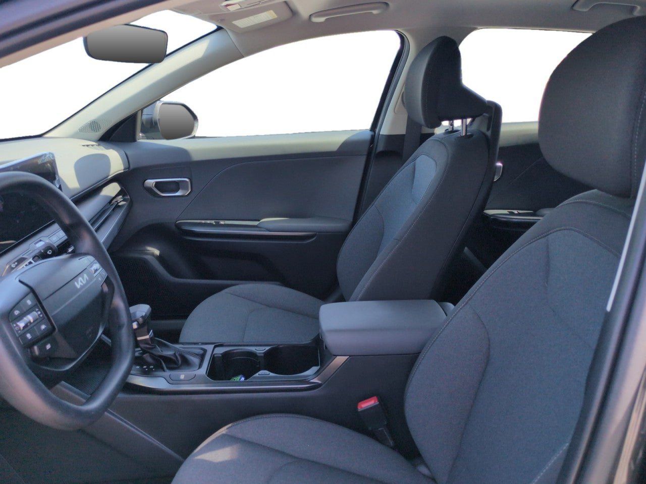 Used 2025 Kia K4 FWD image 14
