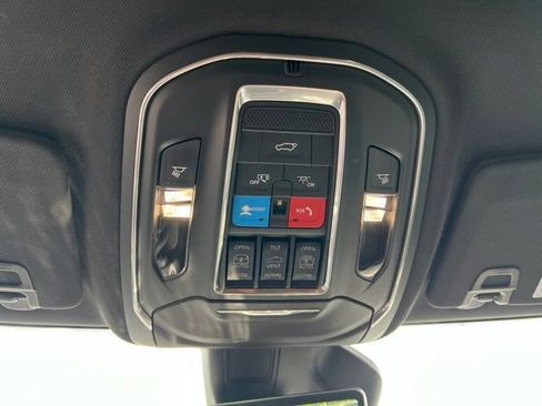 Used 2025 Jeep Grand Cherokee L Limited w/ Luxury Tech Group II AWD/4WD image 26