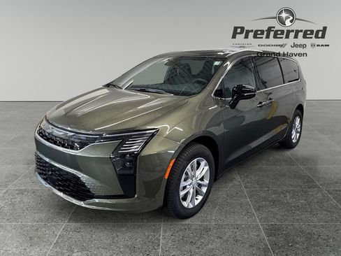 Used 2027 Chrysler Pacifica Select AWD/4WD image 10