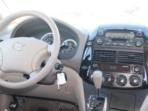 Used 2005 Toyota Sienna LE w/ LE Pkg 4 FWD image 20