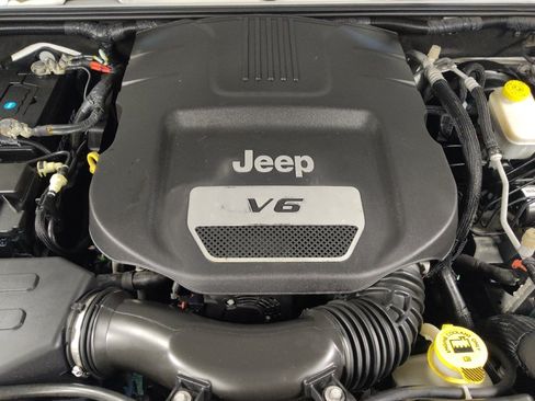 Used 2016 Jeep Wrangler Unlimited Sport w/ Quick Order Package 24S AWD/4WD image 30