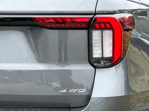 New 2026 Ford Explorer ST-Line w/ ST-Line Street Pack AWD/4WD image 25