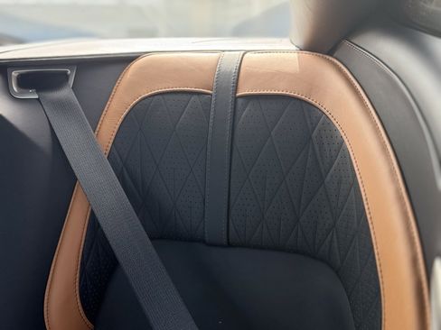 Used 2025 Aston Martin DB12 image 9