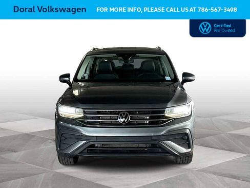 Used 2023 Volkswagen Tiguan SE FWD image 3