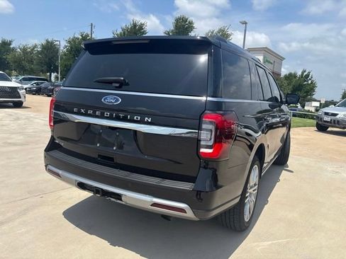 Used 2023 Ford Expedition Limited RWD image 3