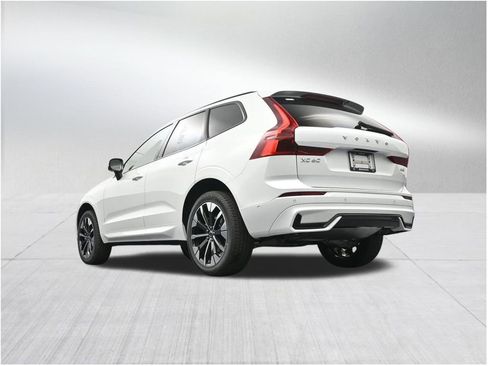 New 2026 Volvo XC60 B5 Plus AWD/4WD image 23