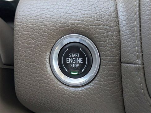 Used 2021 GMC Yukon XL Denali w/ Denali Premium Package image 35