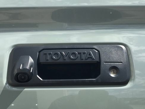 Used 2022 Toyota Tacoma TRD Sport w/ TRD Premium Sport Package AWD/4WD image 22