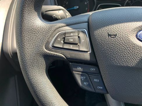 Used 2016 Ford Focus SE FWD image 14