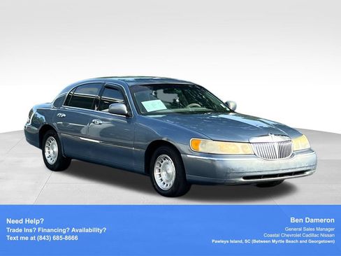 Used 1999 Lincoln Town Car Executive RWD image 3